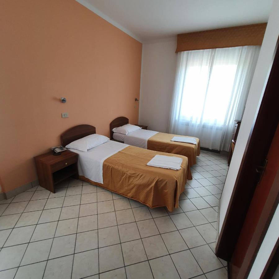 Hotel Perla Massa Lombarda Dış mekan fotoğraf