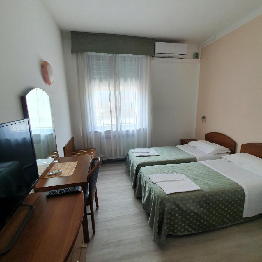 Hotel Perla Massa Lombarda Dış mekan fotoğraf